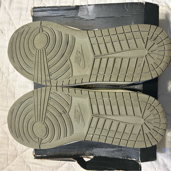 Nike Women's Air Jordan 1 Low Travis Scott Olive - Picture 4 of 6